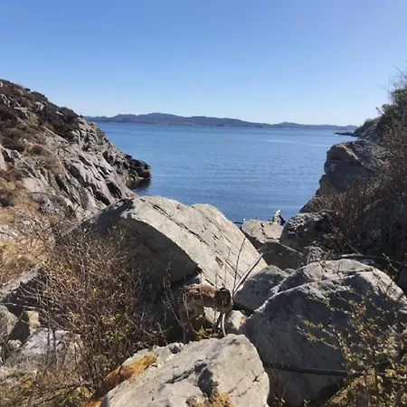 Fjordhytte-22 Auf Bomlo Einer Insel Suedlich Der Hansestadt Bergen * Mosterhamn